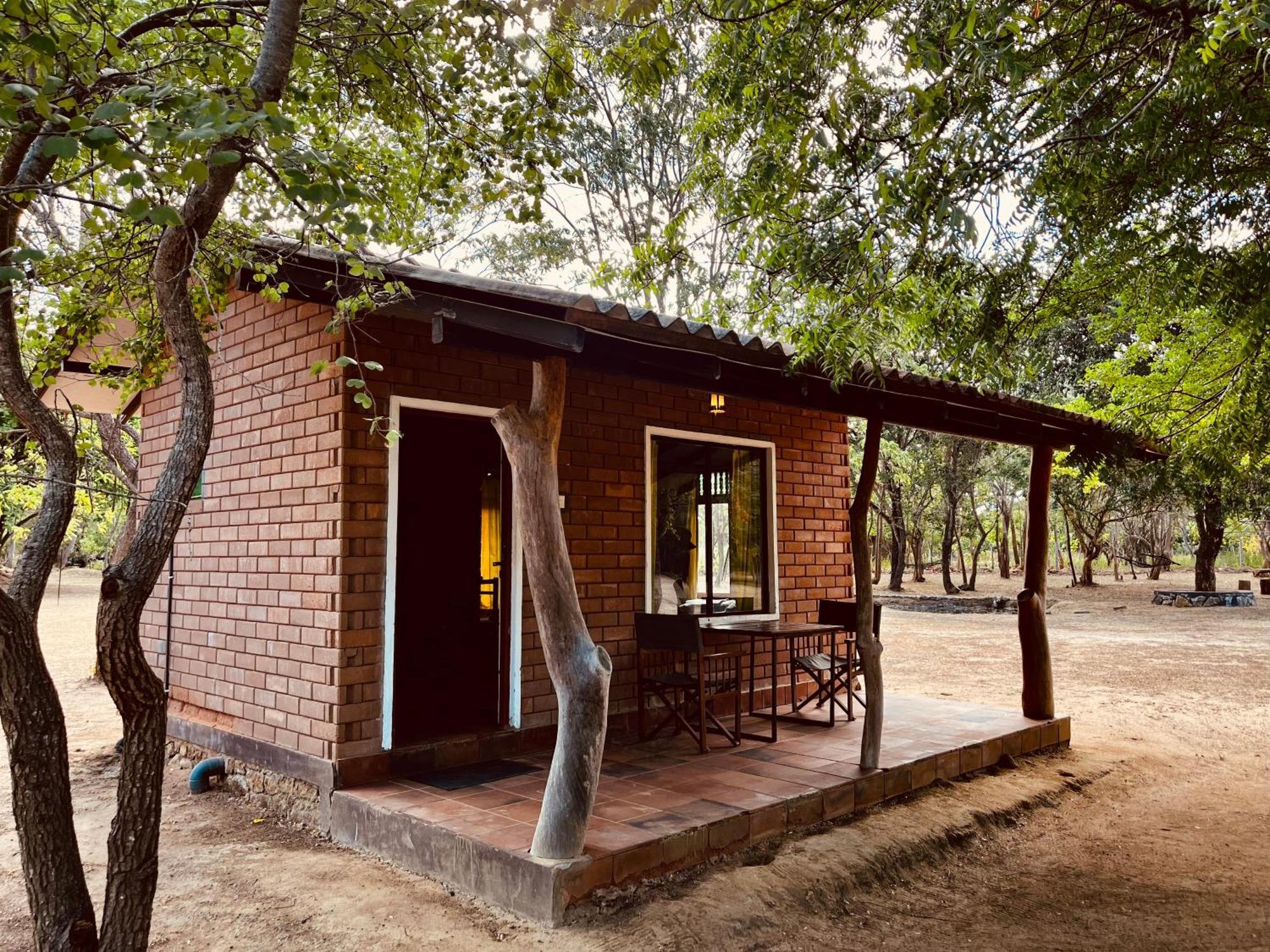 Funky Leopard Safari Lodge Bordering Yala National Park Kataragama Esterno foto